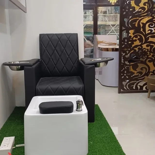 Salon Interior Design 8